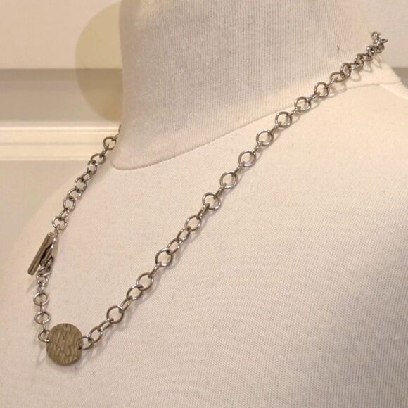 $5 Item! EUC Y2K Chain Necklace with Circle and Bar Clasp and Hammered Tag - Picture 5 of 6